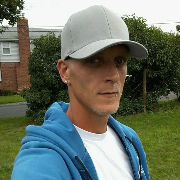 Meet your Posher, Chris - Picture 1 of 1